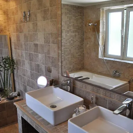 Stone Pool House Gouvia * Corfu (city)